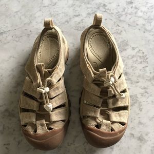 keen newport retro hemp